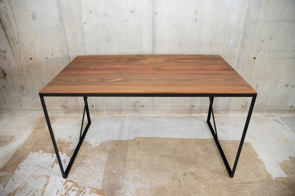 【PT-DT01】アイアンと木のダイニングテーブル　ワークデスク　鉄脚　無垢材 4枚目の画像