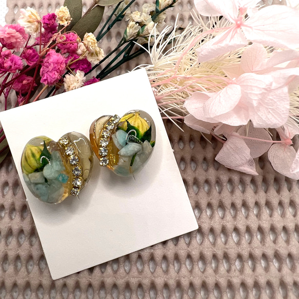 ドライフラワーハートレジンピアス ピアス（スタッド・一粒 