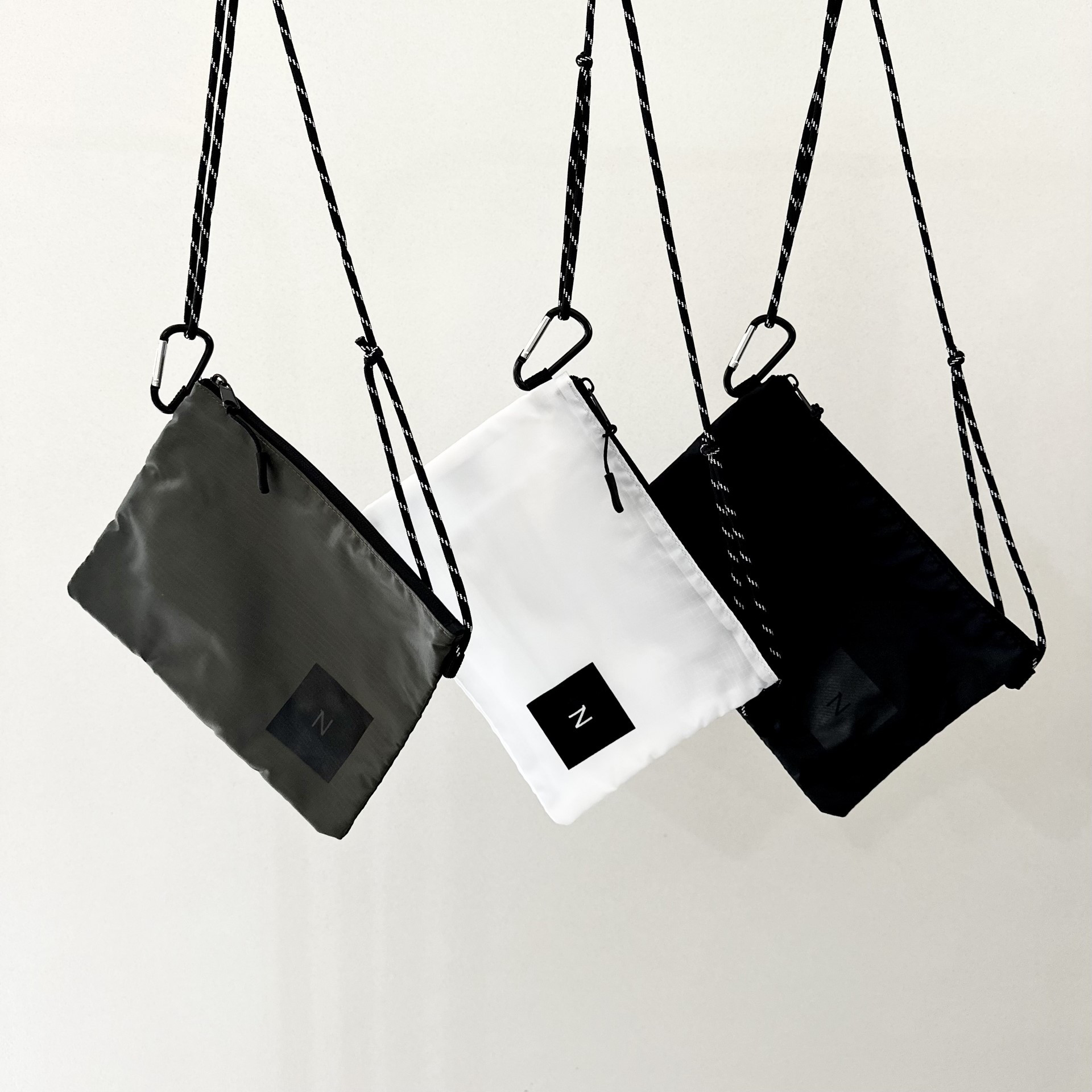 カラビナ付サコッシュ　Nプリント撥水リップスットップ【3色展開】        Ω