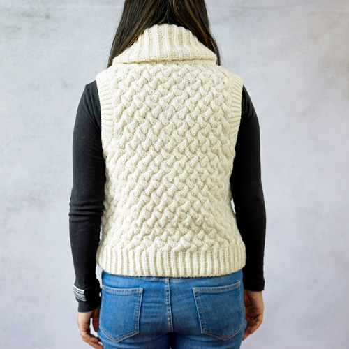 完売】ウール・バスケット編み・へちま衿ベスト（N-370080-ホワイト