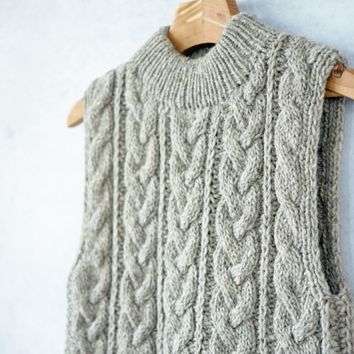 ☆SALE☆ラスト1点【即納可】ウール・ケーブル編みベスト（NP-3704