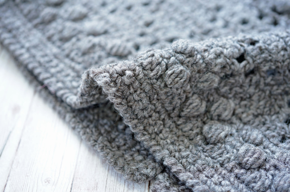 【完売】ウール・ハンドクロシェ・カーディガン（N-380166-グレー）・ペルーニット 5枚目の画像