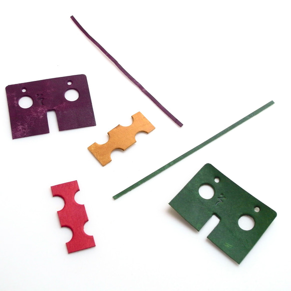 手作りキット【ニンジンな革のキーカバー】カット済 道具不要 器用じゃなくても作れます 4枚目の画像