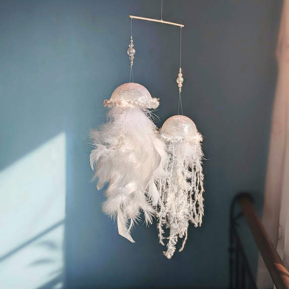 白クラゲモビール アマクサクラゲ クラゲ ミズクラゲ くらげ ウエディングドレス サンキャッチャー 吊るし飾り 海月 海 5枚目の画像