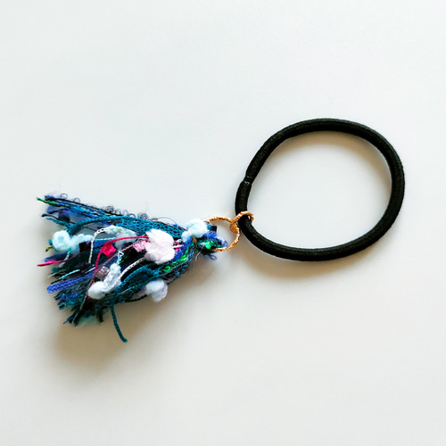 カラフルなタッセルのヘアゴム*【a257】 ヘアゴム chizu 通販 16109008