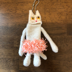 sabottenさんのリップクリームケースネコ(編み猫/白・スカートB