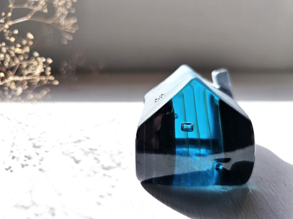 ガラスの家　置物　インテリア　ブラック＆ブルー 8枚目の画像