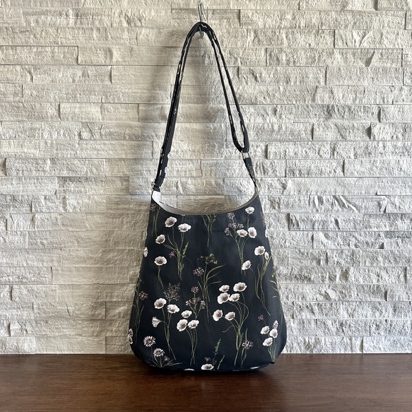 ワンハンドルホーボーバッグ - Dainty Florals Onyx 2枚目の画像