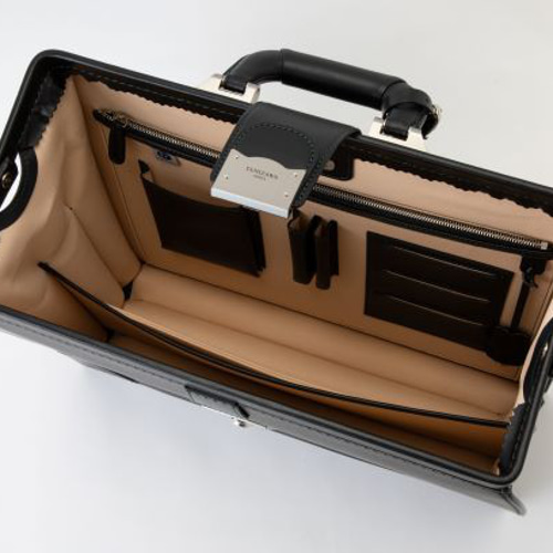 新品同様✨ギンザタニザワ レザー　ダレスバック　通勤バッグ ブラック BLACK BULL ダレスバッグ Lサイズ