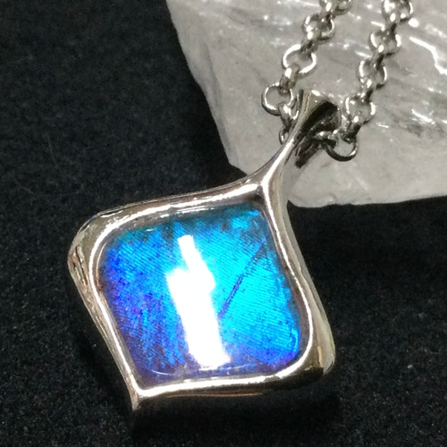 クロス以外の作品 「WE SHALL OVERCOME」のネックレス sc06 好評です