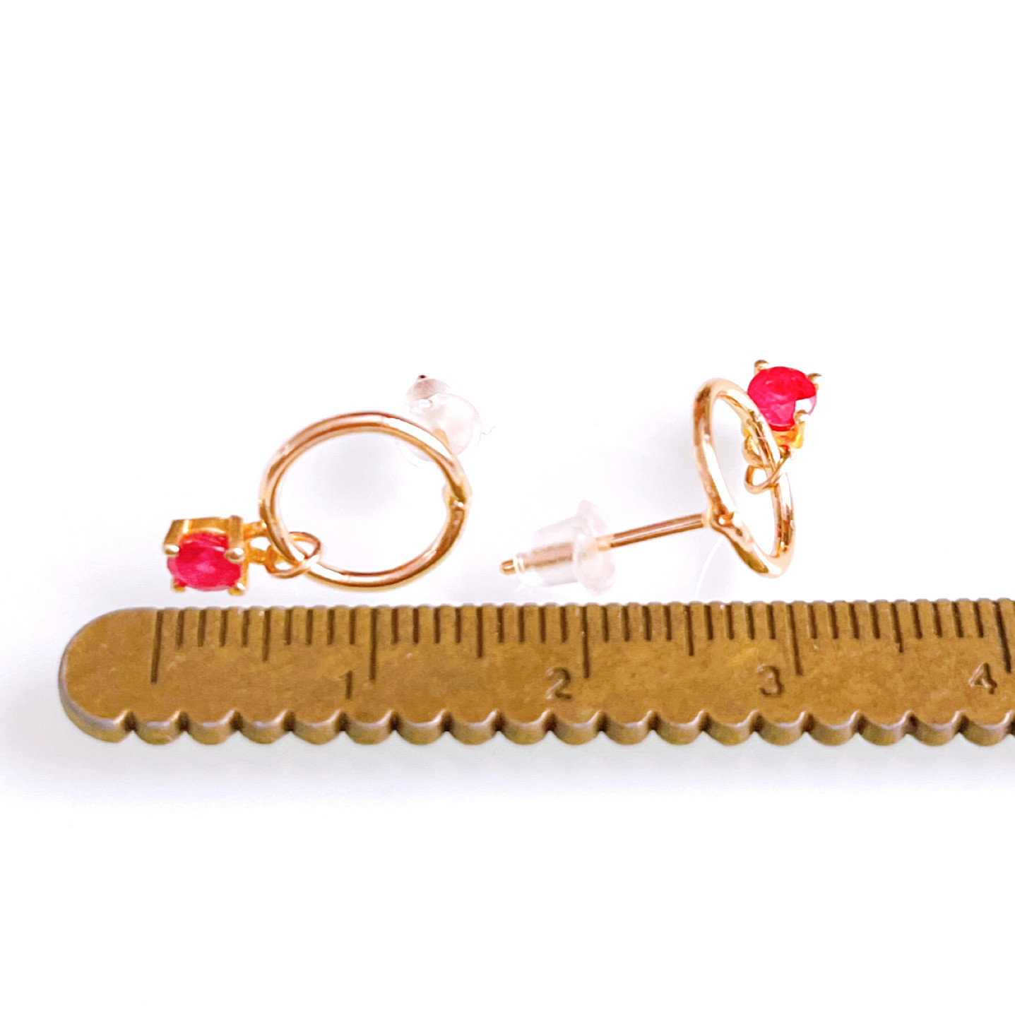 《7月誕生石》大人ピンクレッドカラールビーのリングピアス14kgf 一粒ピアス/イヤリング変更可　誕生日　アレルギー対応