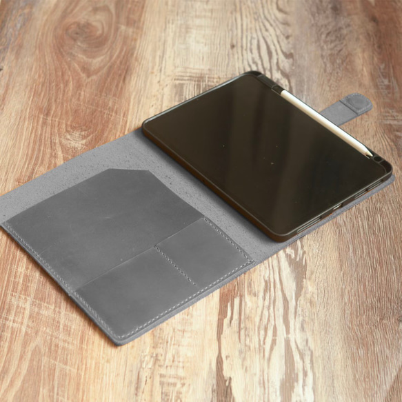 イタリアレザー　Applepencil収納　iPadケース本革　名入れ　タブレット　アイパッド 6枚目の画像