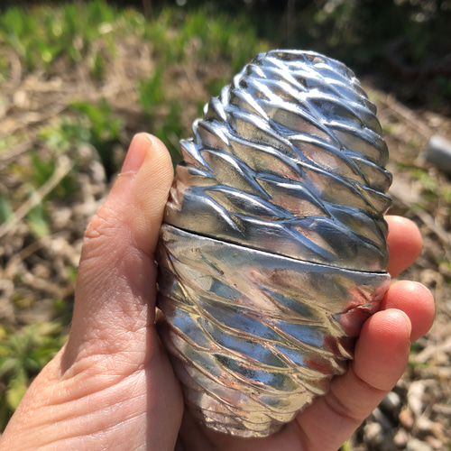 まろやかぐいのみ 松ぼっくり・杉ぼっくり 純錫製 おちょこ・ぐい呑み