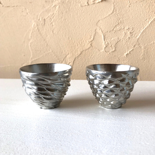 まろやかぐいのみ 松ぼっくり・杉ぼっくり 純錫製 おちょこ・ぐい呑み