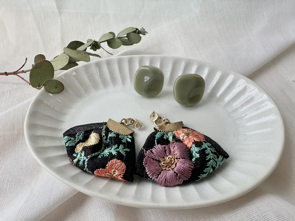 【再販】2wayインド刺繍リボンピアス 3枚目の画像