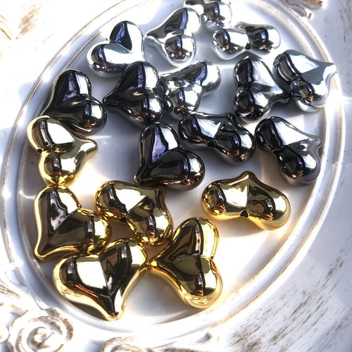 4個/シルバー ぷっくりハートのアクリルビーズ BE24S ビーズ