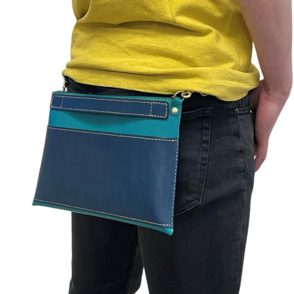 【21色からカスタマイズ】iPadも入るA5サイズの革製4WAYバッグインバッグ ショルダー サコッシュ 9枚目の画像