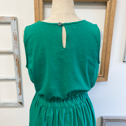促銷價★成人連衣裙❤️棉質裁剪無袖超長連衣裙綠色（尺碼L） 第9張的照片