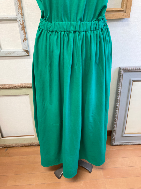 促銷價★成人連衣裙❤️棉質裁剪無袖超長連衣裙綠色（尺碼L） 第5張的照片