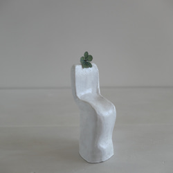 小さな椅子・白い陶オブジェ「 se  na  ⅱ 」ディスプレイアート・インテリアアクセサリー・フラワベース・彫刻・花器 12枚目の画像