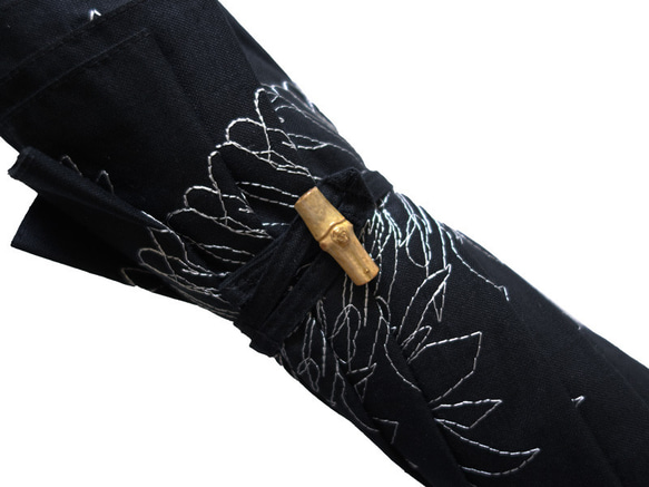 CLASSICO 完全遮光 刺繍　晴雨兼用　遮光100% 日傘　かわず張り　二重張り 麻混 プレゼント 7枚目の画像