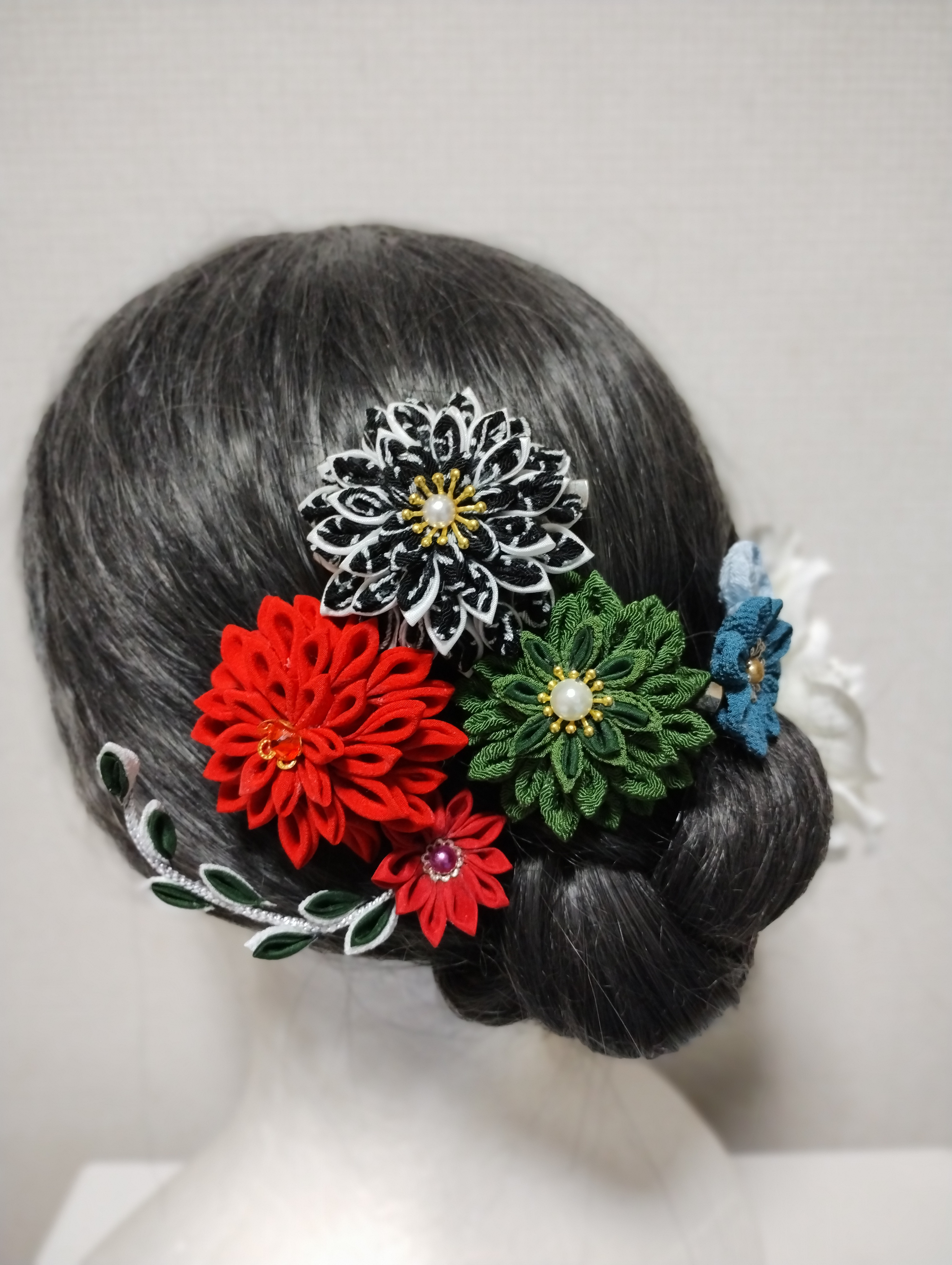 髪飾り　成人式髪飾り　卒業式髪飾り　七五三髪飾り　つまみ細工髪飾り　振袖髪飾り　色打掛髪飾り