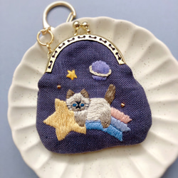 夜空と猫の刺繍ミニがま口 2枚目の画像