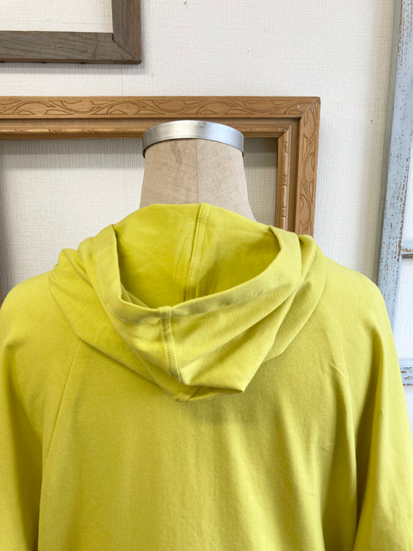 特價❤️薄款棉質裁切縫製材質蝙蝠袖連帽衫檸檬黃（尺寸L） 第10張的照片
