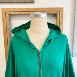 促銷價 ★❤️ 薄款棉質裁剪縫製材質蝙蝠袖連帽衫綠色（尺寸L） 第5張的照片
