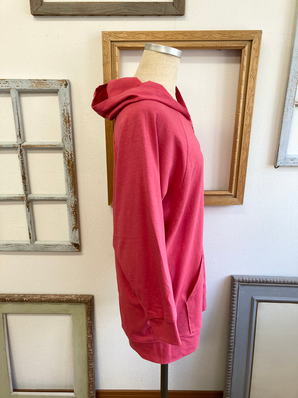 促銷價❤️薄款棉質剪裁縫製材質蝙蝠袖連帽衫震撼粉紅色（尺寸L） 第8張的照片
