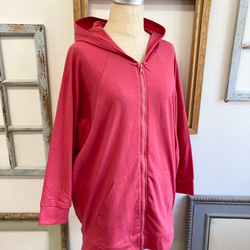 促銷價❤️薄款棉質剪裁縫製材質蝙蝠袖連帽衫震撼粉紅色（尺寸L） 第4張的照片
