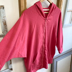 促銷價❤️薄款棉質剪裁縫製材質蝙蝠袖連帽衫震撼粉紅色（尺寸L） 第15張的照片