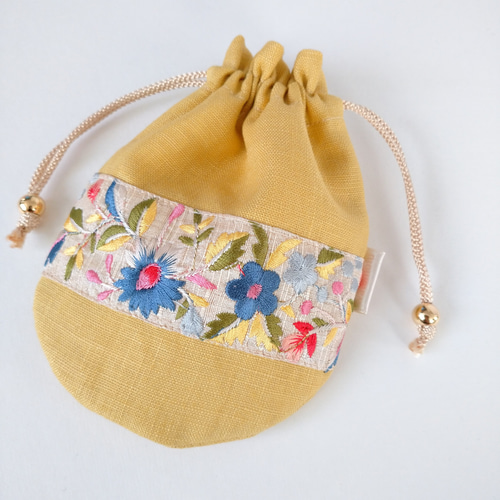 インド刺繍リボン　巾着ポーチ インド刺繍リボンの巾着ポーチ | iichi 日々の暮らしを心地よく