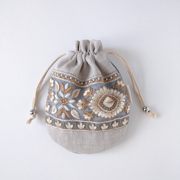インド刺繍リボンの巾着ポーチ【natural×gray】 巾着袋 watamofu