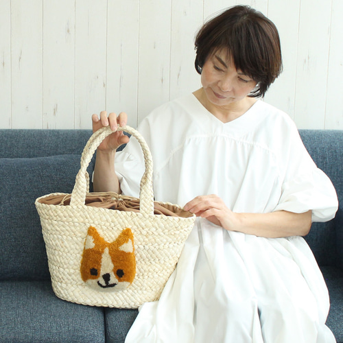 完売】かごバッグ 天然素材 巾着仕様 メイズ 立体刺繍 [51-33241
