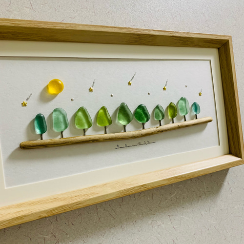 ꫛꫀꪝ✧シーグラスアート「ねがいごと♡北欧の街並み」赤　レアカラー　絵本の世界 シーグラスアート♥︎80 猫と月 N709シーグラスアート お月様