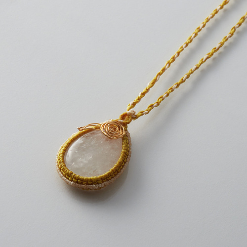 マクラメとワイヤーのコラボ✳︎神秘的なクオーツ♡クリスタル♡ほしの