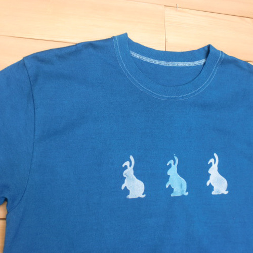 藍染めTシャツ 三匹のうさぎ うさぎ型染め 兎年 干支 Mサイズ 日本製 T