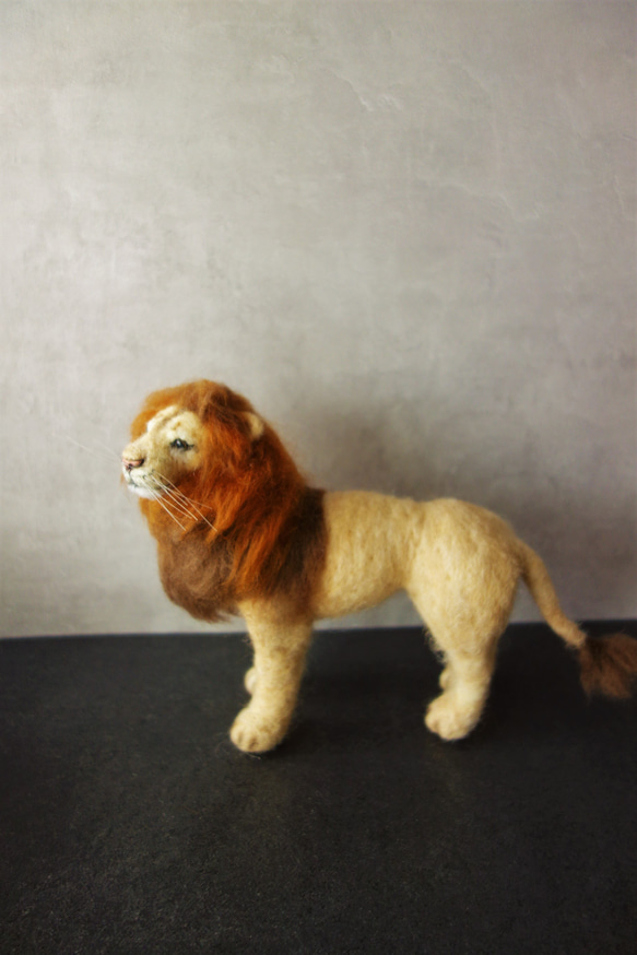 ライオン　ナルニア国物語　物語　野生動物　羊毛フェルト　ブライス　ドール 3枚目の画像