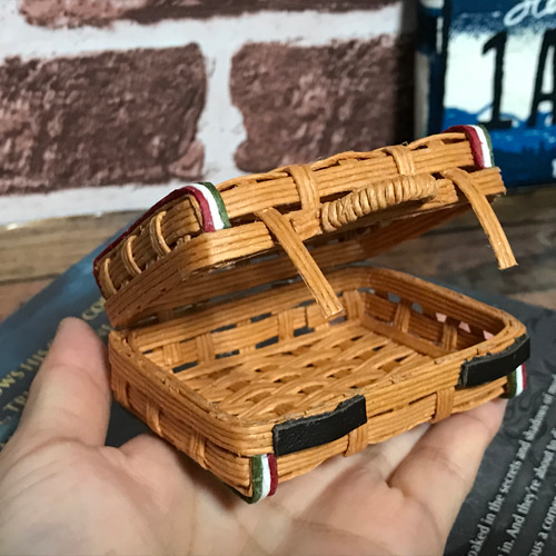 クラフトバンドのミニチュアトランク③ その他置物 ♪Hand-Made-Cafe