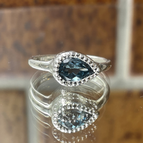 ロンドンブルートパーズ きらめく深いブルーのしずく 2,5ct ミル