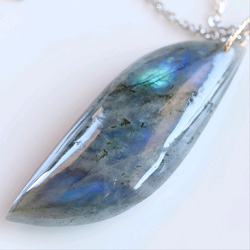 ラブラドライト 「更に磨いて」手磨き 再研磨による天然石の奥深さと