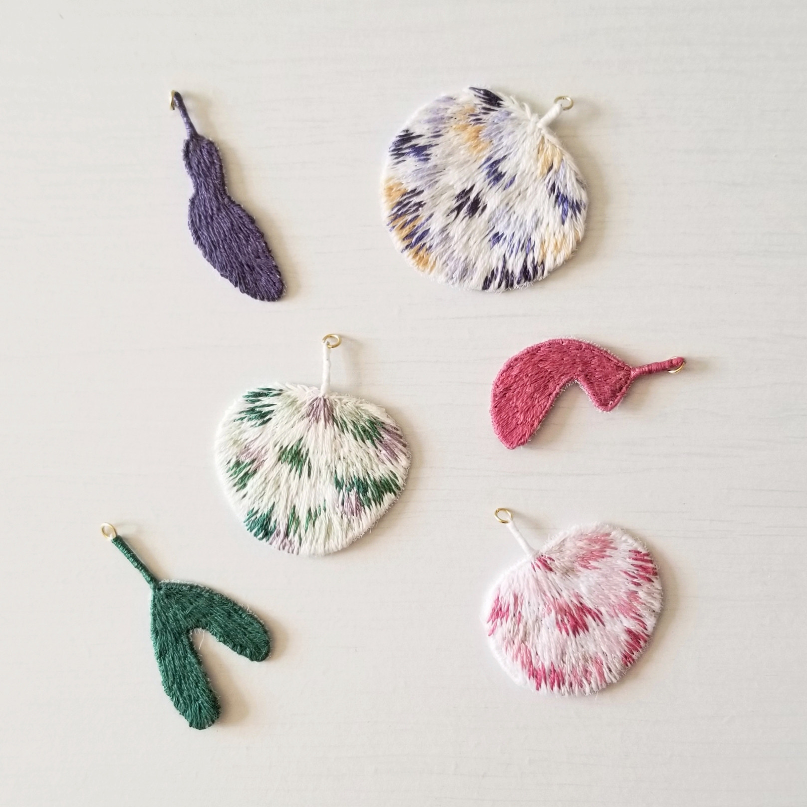 「心象」刺繍耳飾り