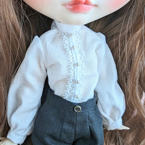 909.※単品※白のレースの前立て長袖ブラウス※ブライスアウトフィット※ 909.※単品※白のレースの前立て長袖ブラウス※ブライスアウトフィット※