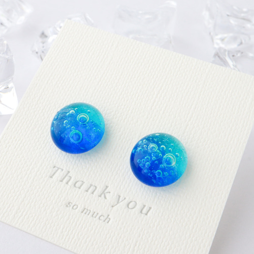 ピアス　ビジュー　ガラス　チャーム　グラデーション　水色　夏　海　サーフィン ピアスビジューガラスチャームグラデーション水色夏海サーフィン