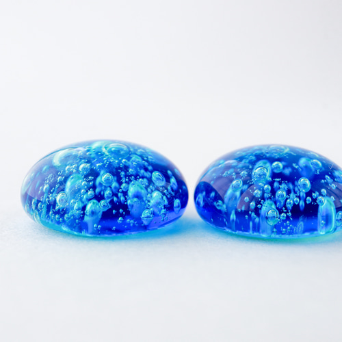 ピアスビジューガラスチャームグラデーション水色夏海サーフィン