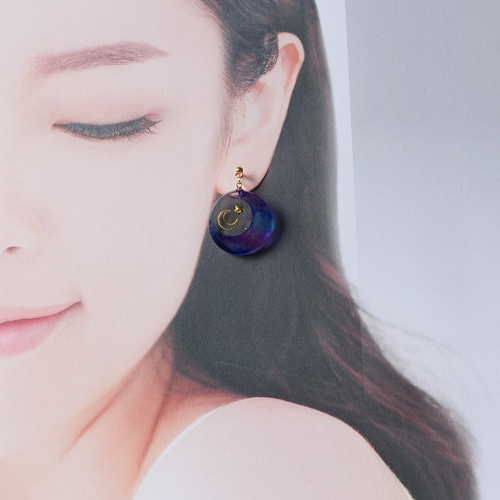 美しき宇宙｣ (大サイズ) 17【イヤリング(ピアス交換可)】透明感