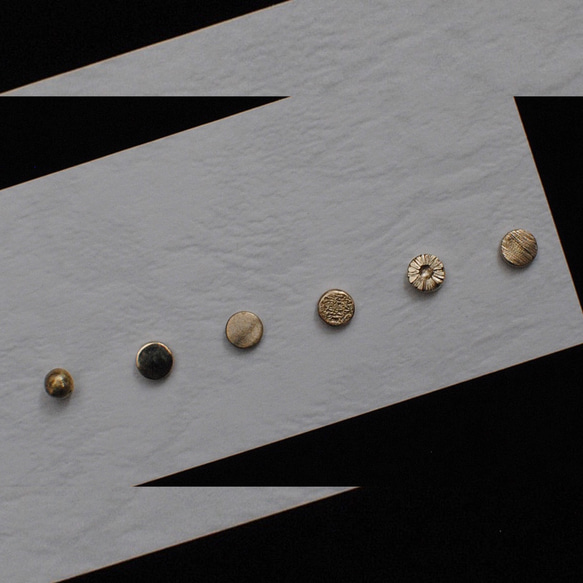 小さなピアス（イヤリング）【一個から購入可】 1枚目の画像