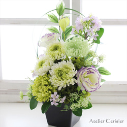 大輪菊の仏花（エテルネル 白緑）Ｌサイズ お供え花 プリザーブドフラワー 黒花器 3枚目の画像