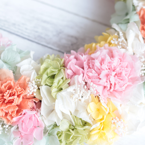 のんのん♡カーネーション♡パステル紫ローズ♡フラワーリース 35cm 華やかな胡蝶蘭とガーベラとカーネションのパステル